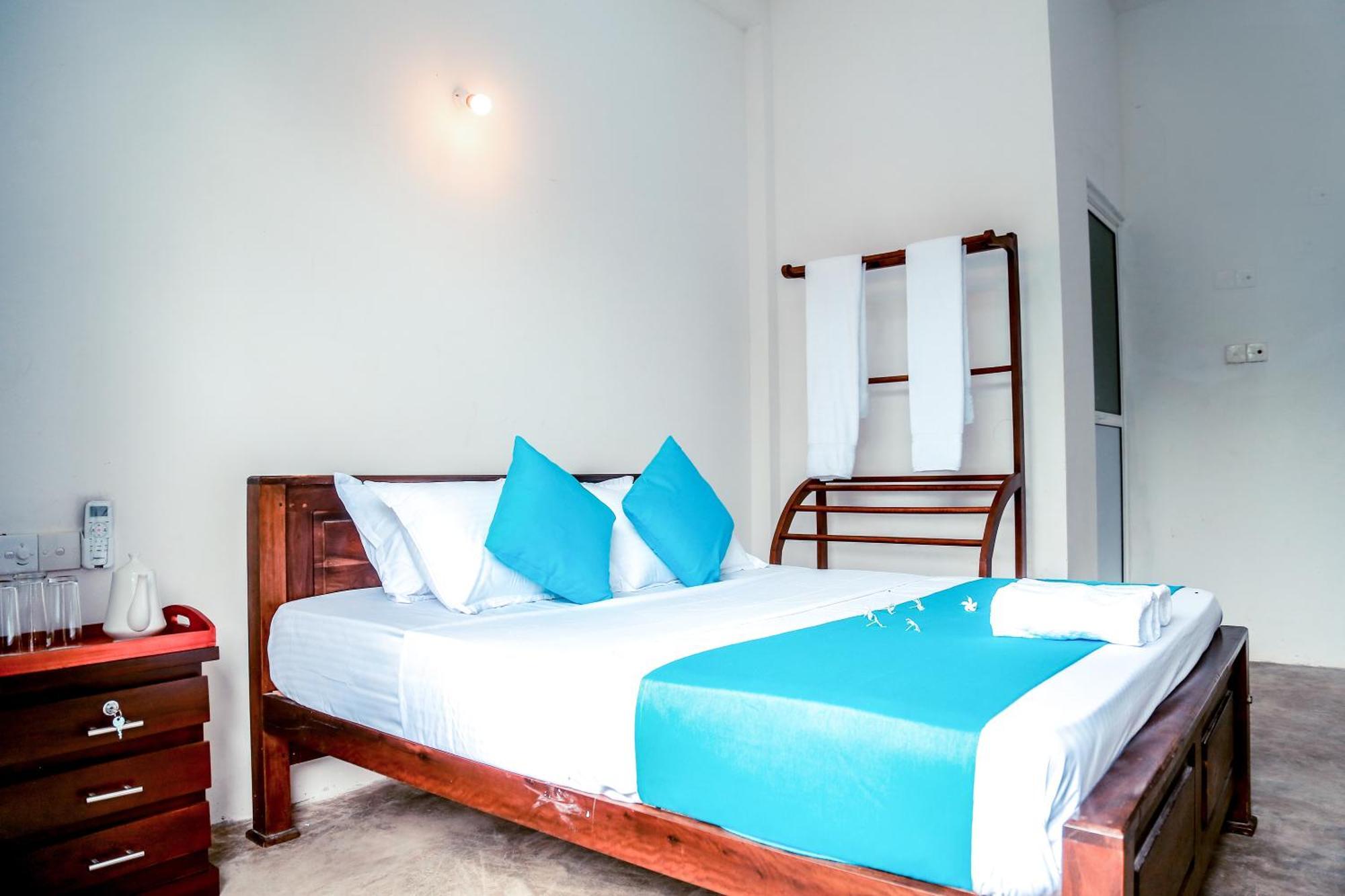 Painkiller Hiriketiya Apartment Dikwella Bagian luar foto