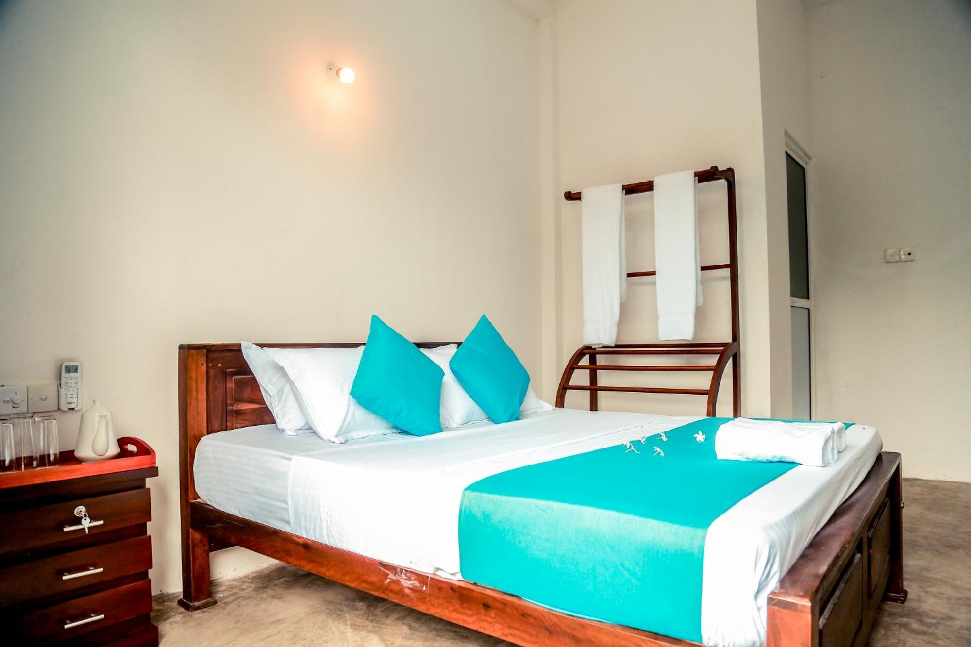 Painkiller Hiriketiya Apartment Dikwella Bagian luar foto