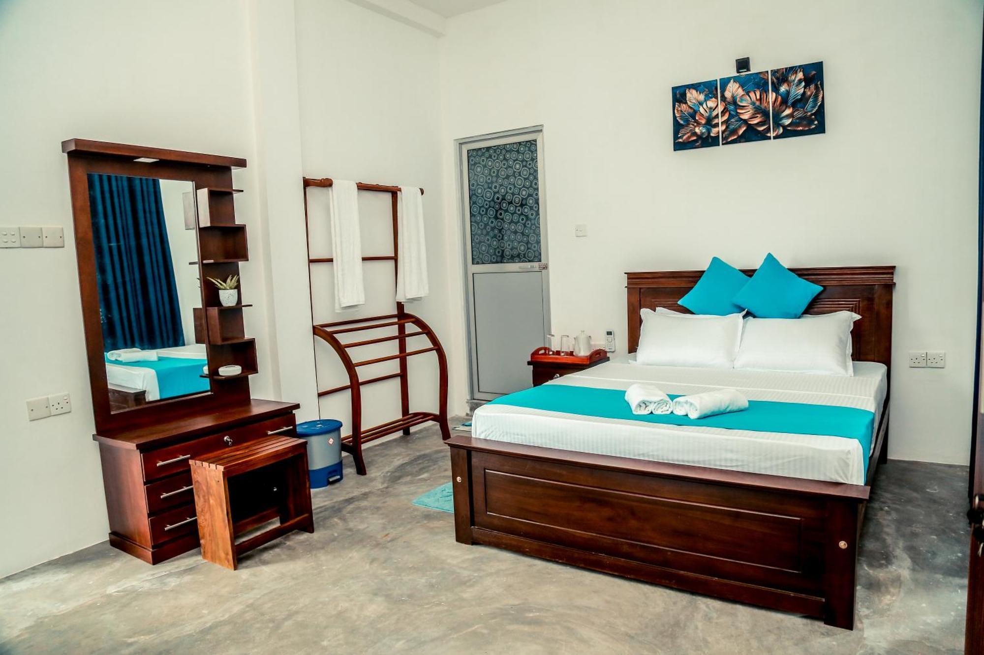 Painkiller Hiriketiya Apartment Dikwella Bagian luar foto