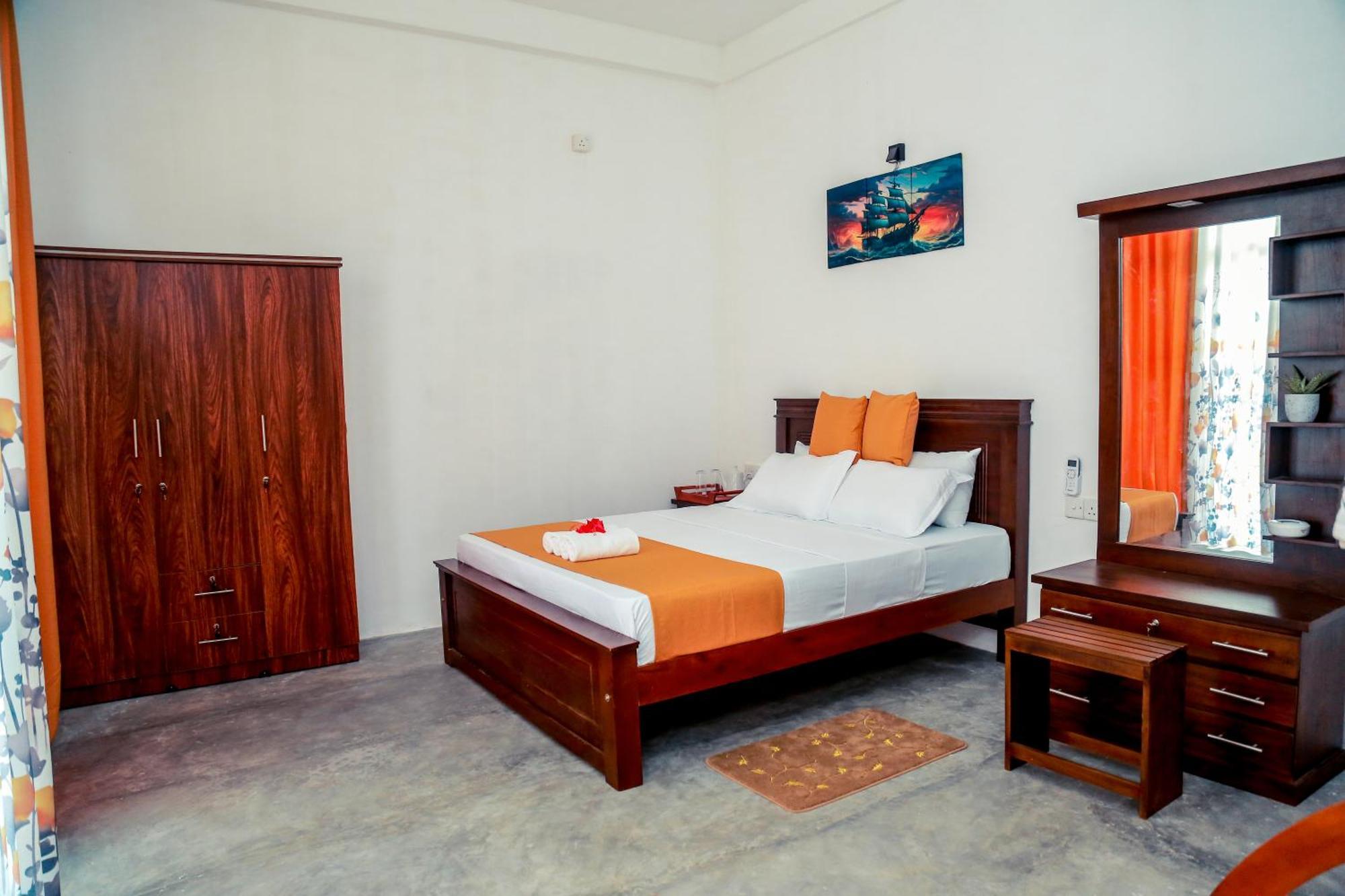 Painkiller Hiriketiya Apartment Dikwella Bagian luar foto
