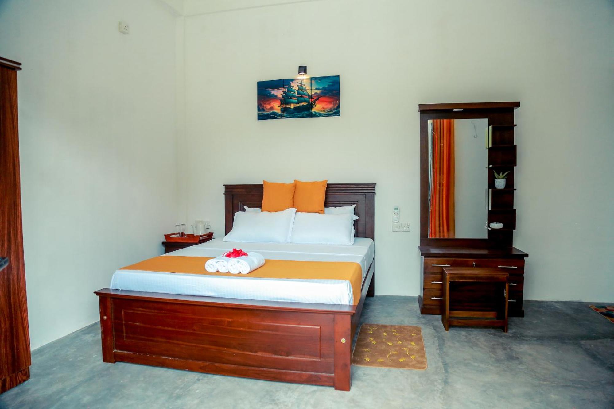 Painkiller Hiriketiya Apartment Dikwella Bagian luar foto