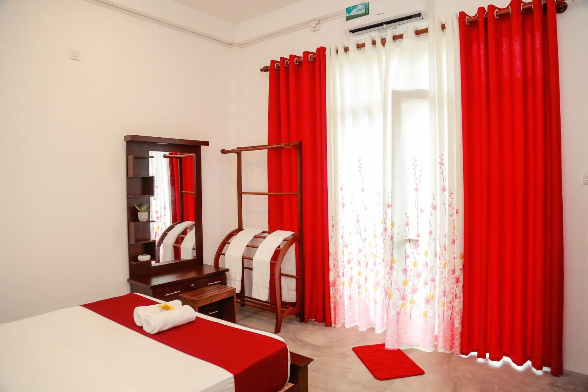 Painkiller Hiriketiya Apartment Dikwella Bagian luar foto