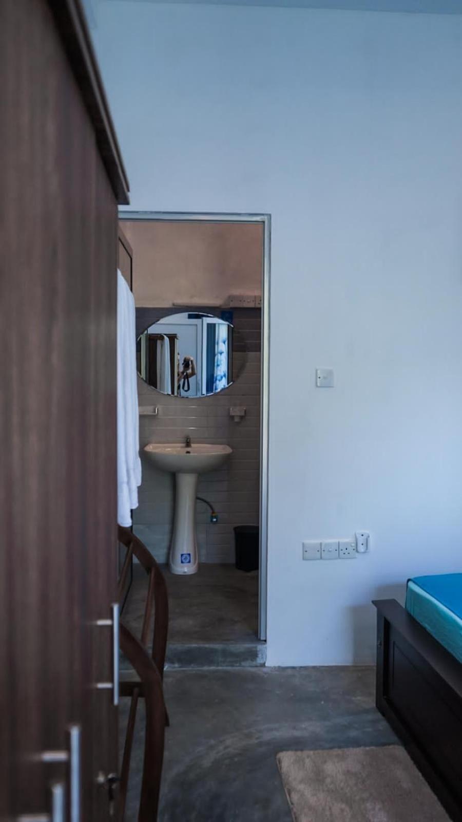 Painkiller Hiriketiya Apartment Dikwella Bagian luar foto